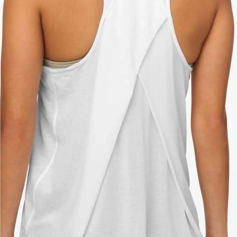 Lululemon Essential Tank Pleated *White-Size‎ 4